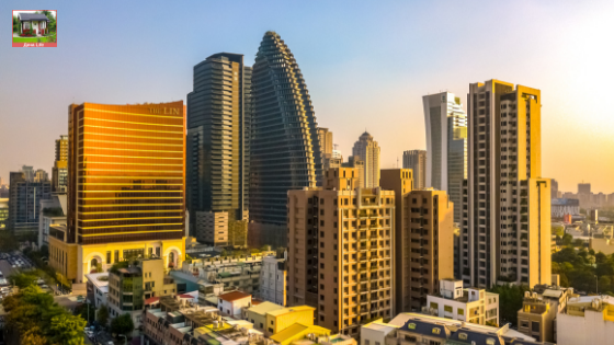 Город манит своим величием