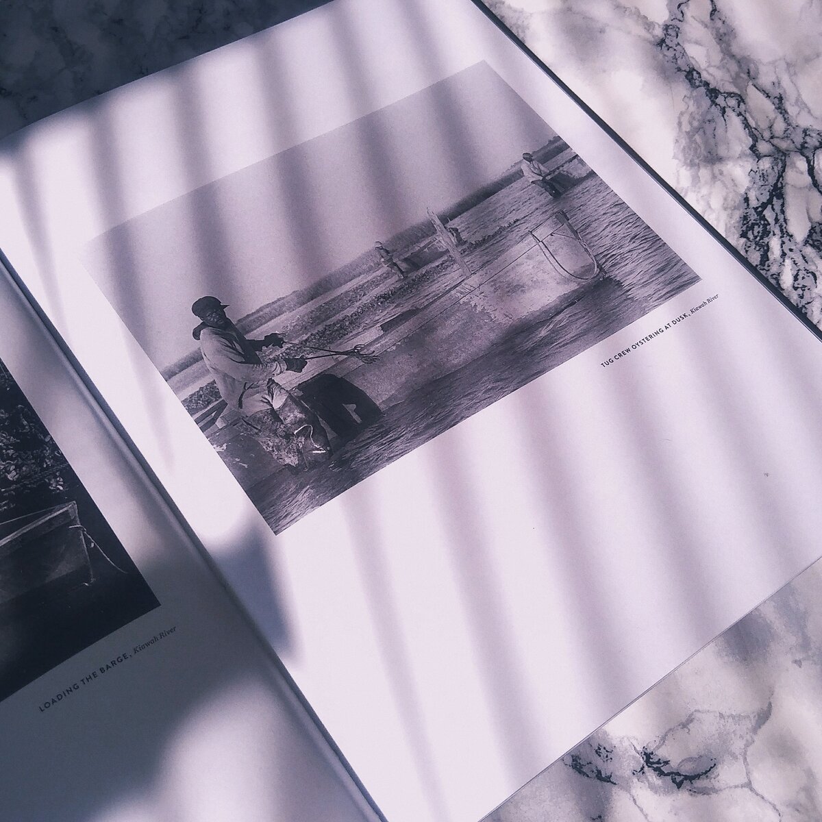 DEMODEX .
.
Demodex - это страшное заболевание на которое вас В ПЕРВУЮ ОЧЕРЕДЬ проверит НОРМАЛЬНЫЙ дерматолог. Лучше дерматолог-венеролог. Они больше знают. .
.
Собственно демодекс - это подкожный клещ, который живёт у каждого из нас на лице, но находится в приемлемом колличестве чтобы поддерживать наш кислотно - щелочной баланс кожи. .
.
Однако, иногда, этот паразит развивается и плодиться в нереальных количествах, что ведёт за собой последствия ( смотри фото в сторис )
.
.
Причины появления :
⚪Нарушение работы ЖКТ
⚪Частое употребление алкоголя
⚪Низкокачественная косметика ⚪сниженный иммунитет
⚪Частое посещение бани, сауны и солярия. .
.
Симптомы :
⚪Угри
⚪Жирный блеск
⚪Зуд
⚪Появление гнойников и шишек на лице .
.
На самом деле это может действительно изуродовать ваше лицо. Лечение последней стадии очень тяжело. Поэтому даже если врач не назначает этот анализ, то просите его. Стоит 33 р в кож вене г.Тирасполь. .
.
Процедура проста, безопасна, но заниматься самолечением нельзя. Т. к при появлении симптомов вы можете думать, что у вас акне. Начнёте самолечение, маски и тому подобные процедуры, а это может спровоцировать быстрое размножение клеща и соответственно вы получите проблему по последних стадиях. .
.
Если вы видите акне, если у вас есть эти симптомы, то обратитесь к врачу. Как правило высыпания на лице именно из-за этого "паразита" в 70% случаев. Лечитесь 💛