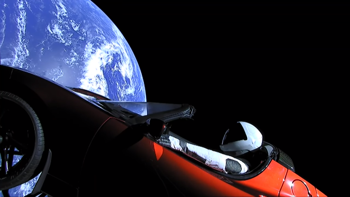 Tesla Roadster в космосе