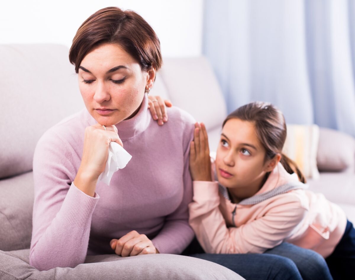 Ребёнок хочет любви, мечтает о ласковом слове и маминых объятиях, но в жизни этого не получает.