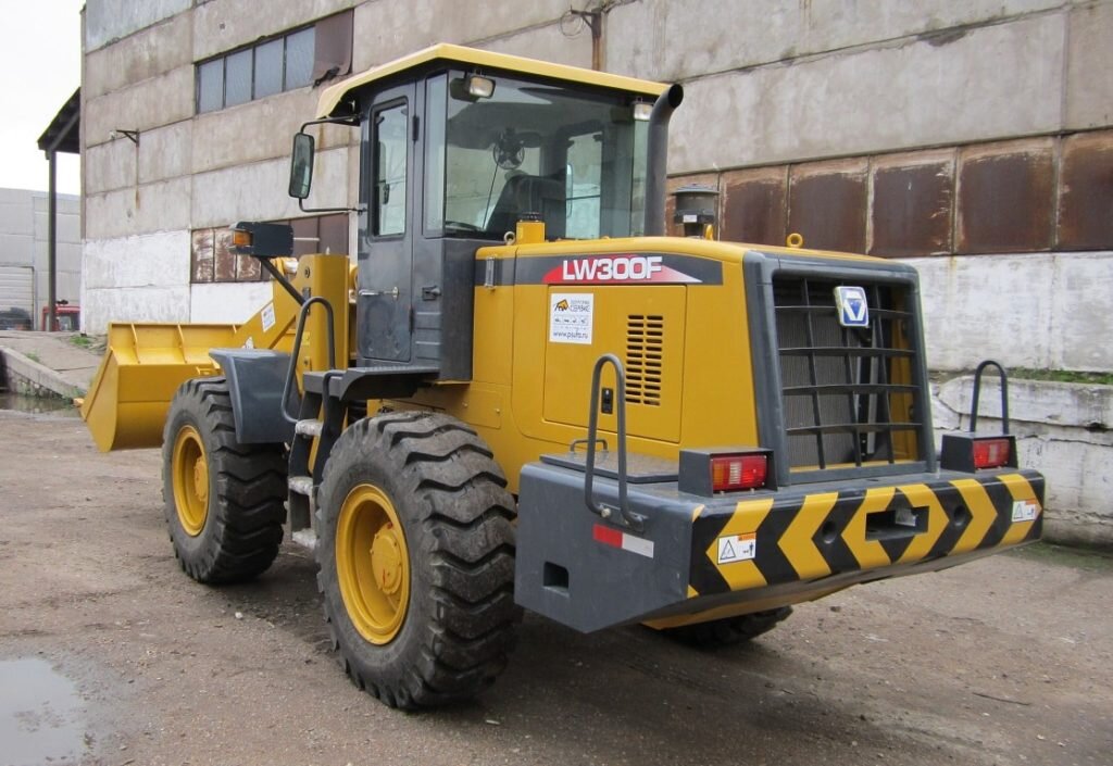 Фронтальный погрузчик XCMG LW300F 