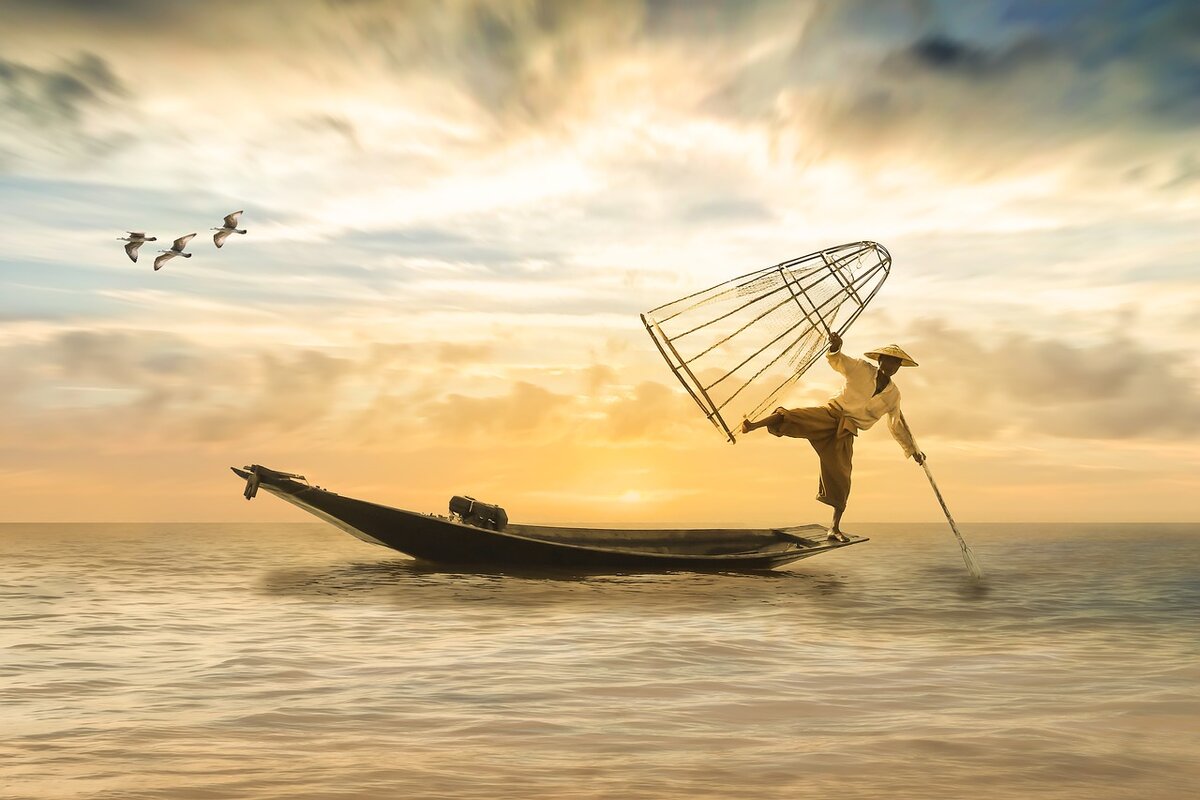 https://cdn.pixabay.com/photo/2017/09/11/14/11/fisherman-2739115_1280.jpg