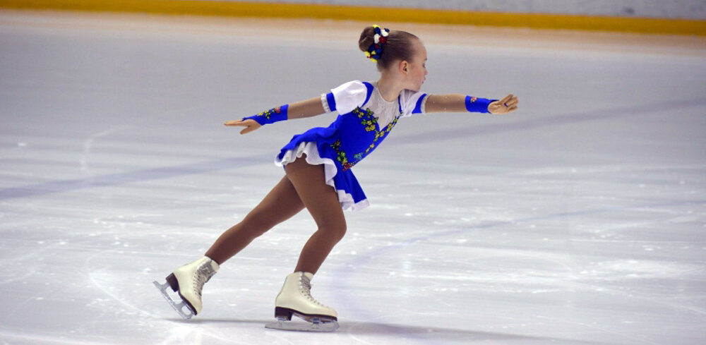 Готова сдавать на 3 юн, но катает по "юному фигуристу" (картинка из свободного доступа)