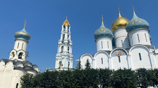 Яркая Троице-Сергиева Лавра