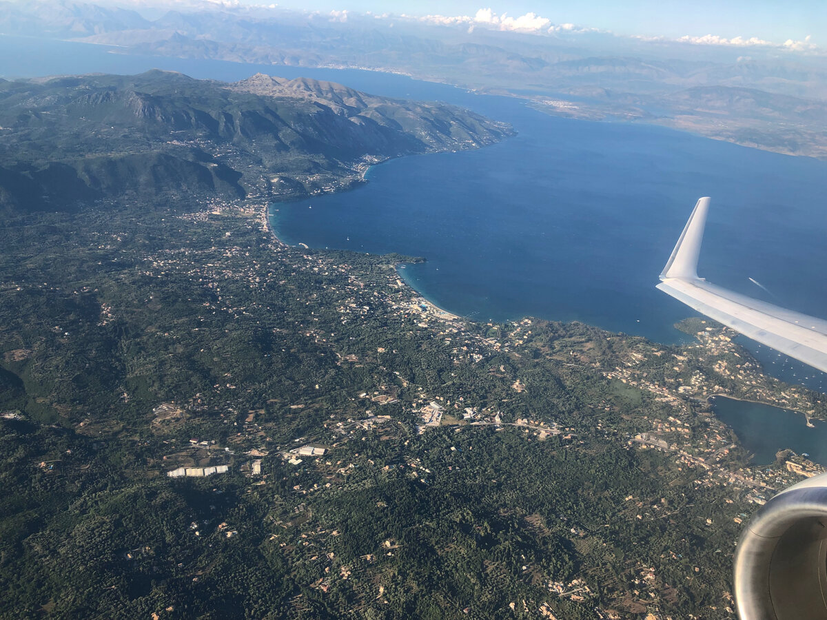 Вид на Корфу из иллюминатора. Фото автора