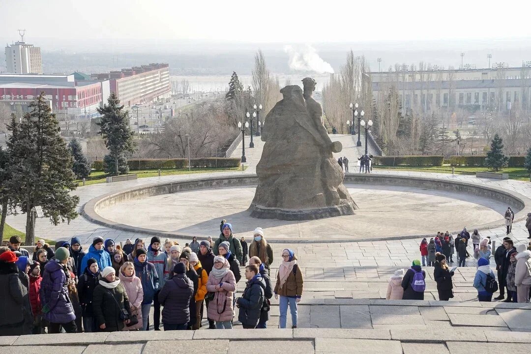 Мамаев курган 2024. Мемориальный комплекс Мамаев Курган. Сталинград битва на Мамаевом Кургане. Мамаев Курган Сталинградская битва. Мамаев Курган Сталинград 1943 Чуйков.