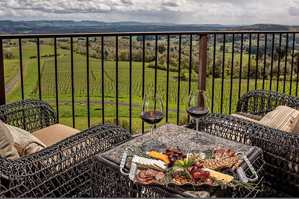 Процитировано с сайта https://youngberghill.com