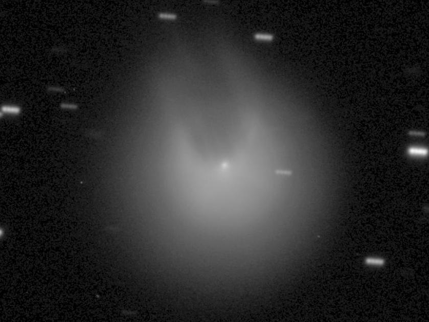 Комета понса брукса траектория. Комету рогатую. Падение кометы 2023 сейчас. Улетел в космос.