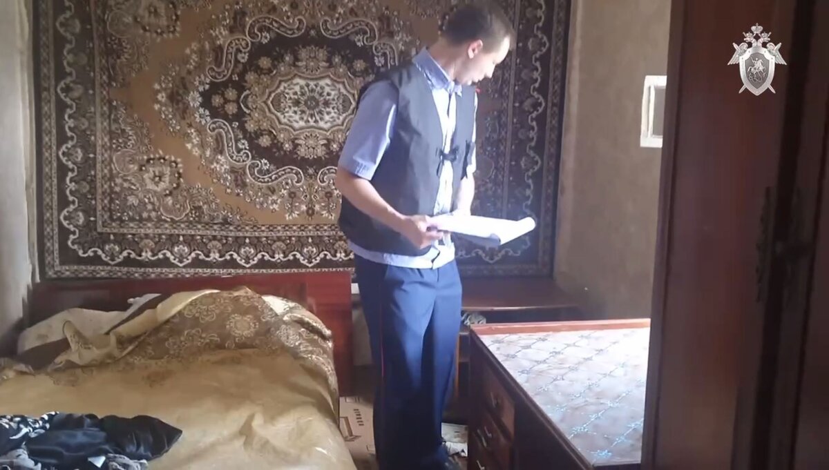    Дом, в котором держали девушку в плену Кадр из видео. СУ СК России по Челябинской области