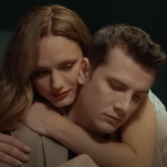     NЮ обидел Кристину Бродскую в новом клипе