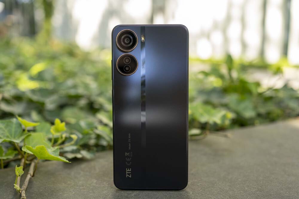 Дизайн смартфона ZTE Blade V40 Design