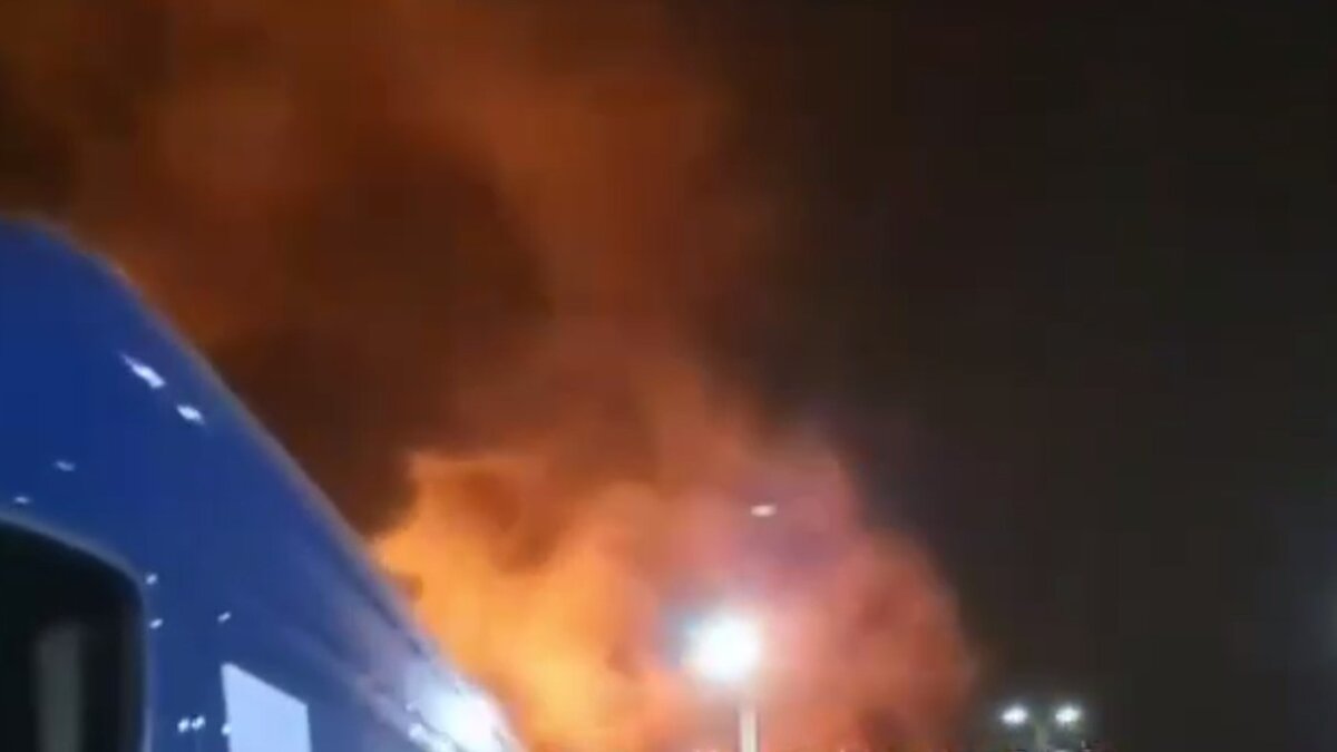     Этой ночью в Одесской области прогремели взрывы после объявления воздушной тревоги. Глава Одесской областной военной администрации Олег Кипер заявил об атаке дронов и повреждении припортовой инфраструктуры в Измайловском районе.