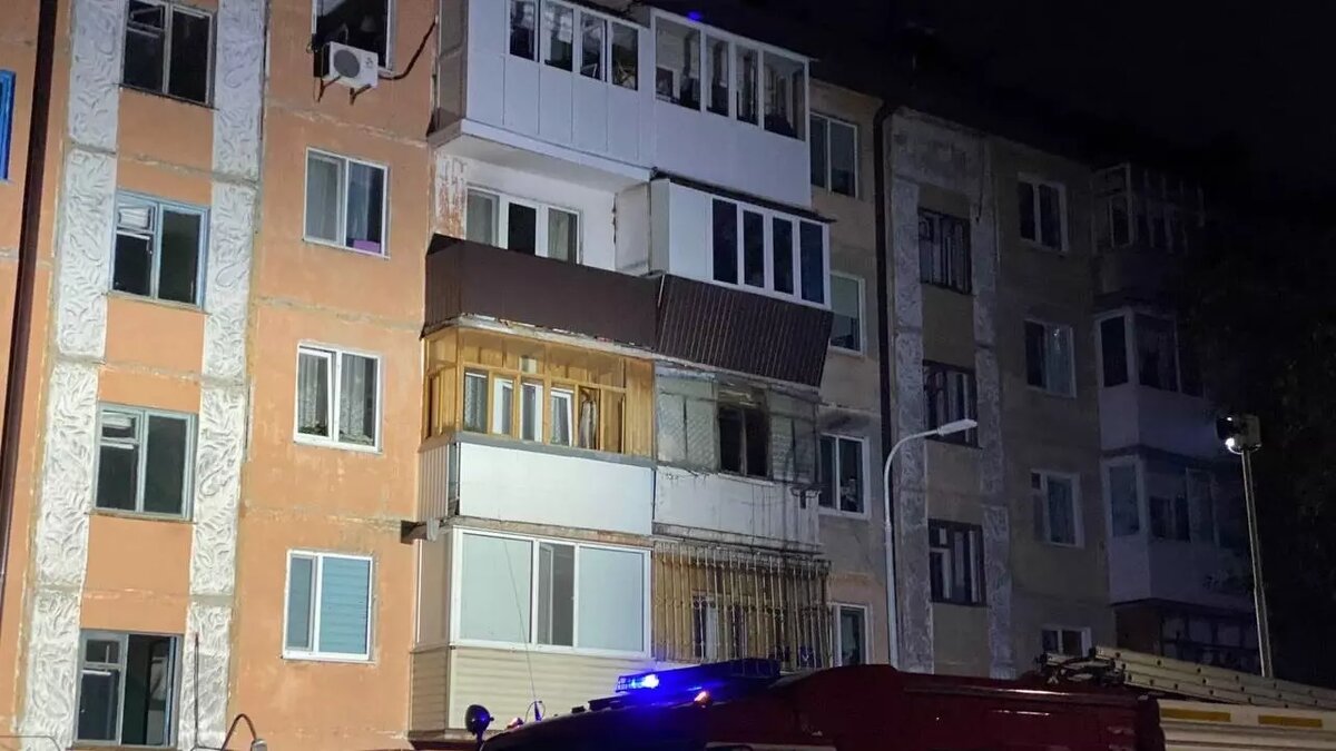     Неспокойной выдалась сегодняшняя ночь у жителей дома по улице Геологоразведчиков в Тюмени. В первом часу ночи в одной из квартир дома на пятом этаже произошел взрыв газа. О том, как все было рассказала жительница пострадавшего дома.