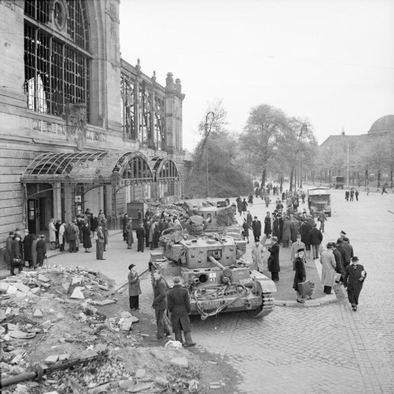Mapham J (Sgt), No 5 Army Film & Photographic Unit / Imperial War Museums / Wikimedia Commons