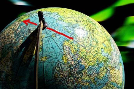 Красной стрелкой показан кратчайший путь из России в США. Фото с pixabay.com - Бесплатно для коммерческого использования Указание авторства не требуется