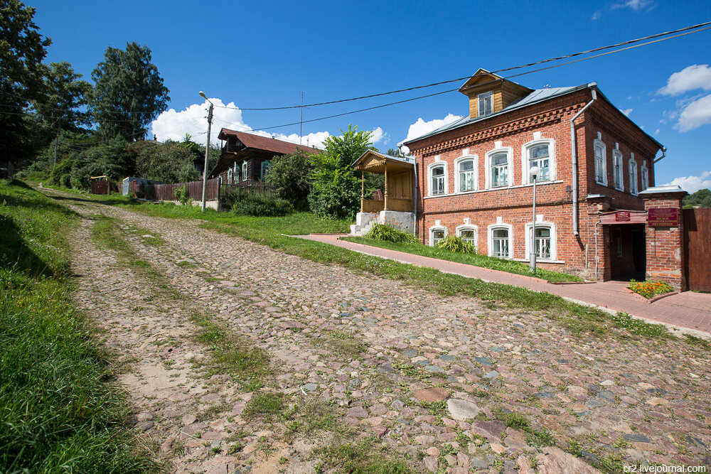 Russian town province. Провинция город Юрьевец Ивановская. Город провинция в России захолустье. Юрьевец Ивановской улицы. Дом купца Горохова в гор Юрьевец Ивановской обл.