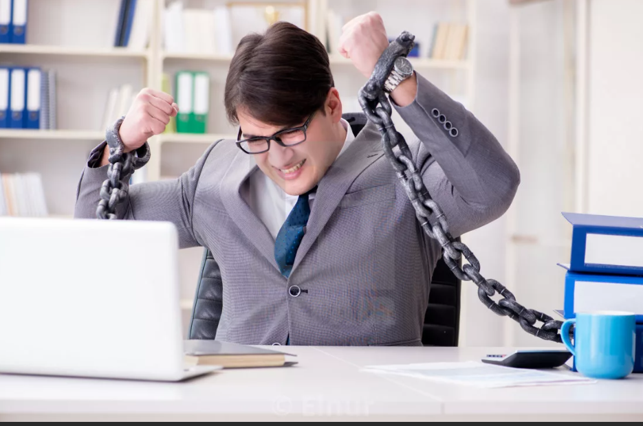 Smart working. работа на компьютере. Im work. люди в офисе. ноутбук работа.