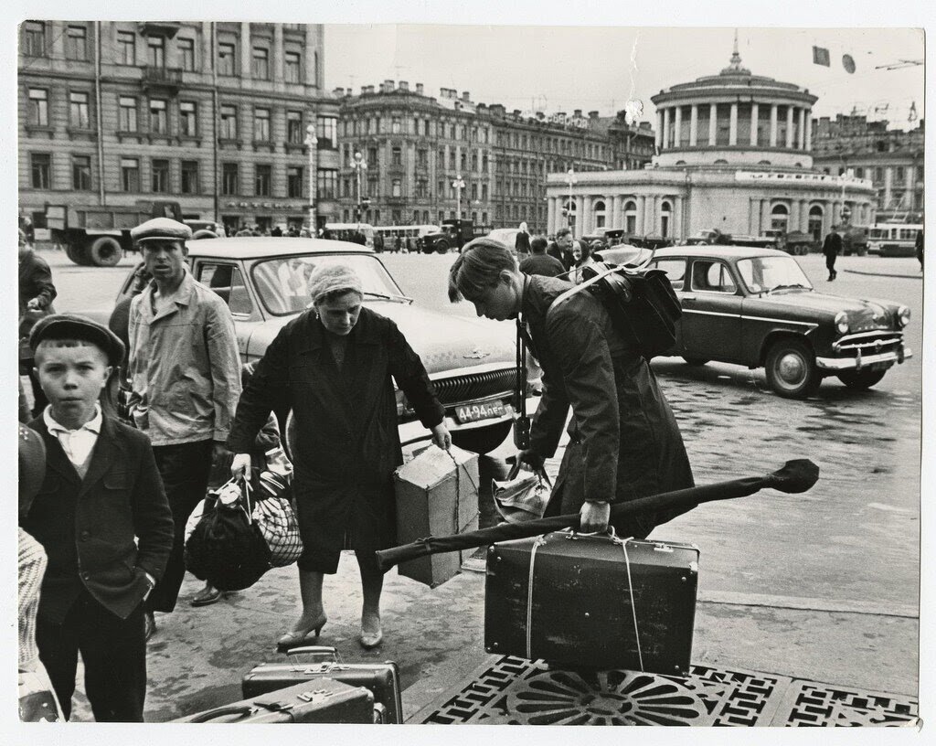 Как жили в 60 годы. Московский проспект 1965 год Ленинград. Московский вокзал Ленинград в 60е годы.