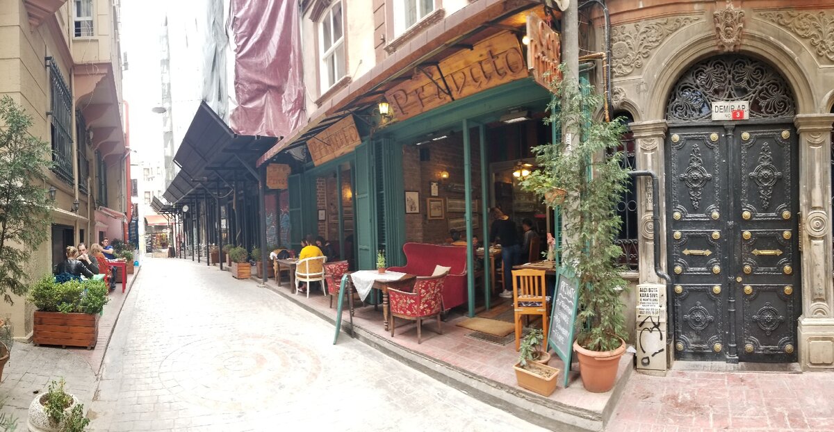 Вид на ресторан.