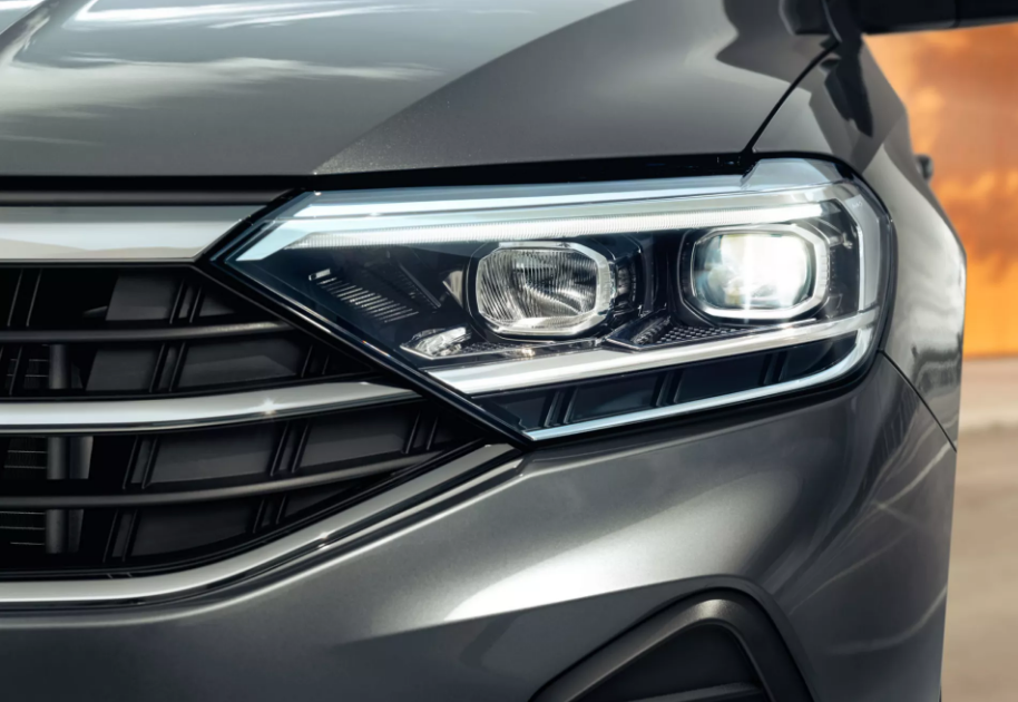 VW Polo лифтбек - оптика