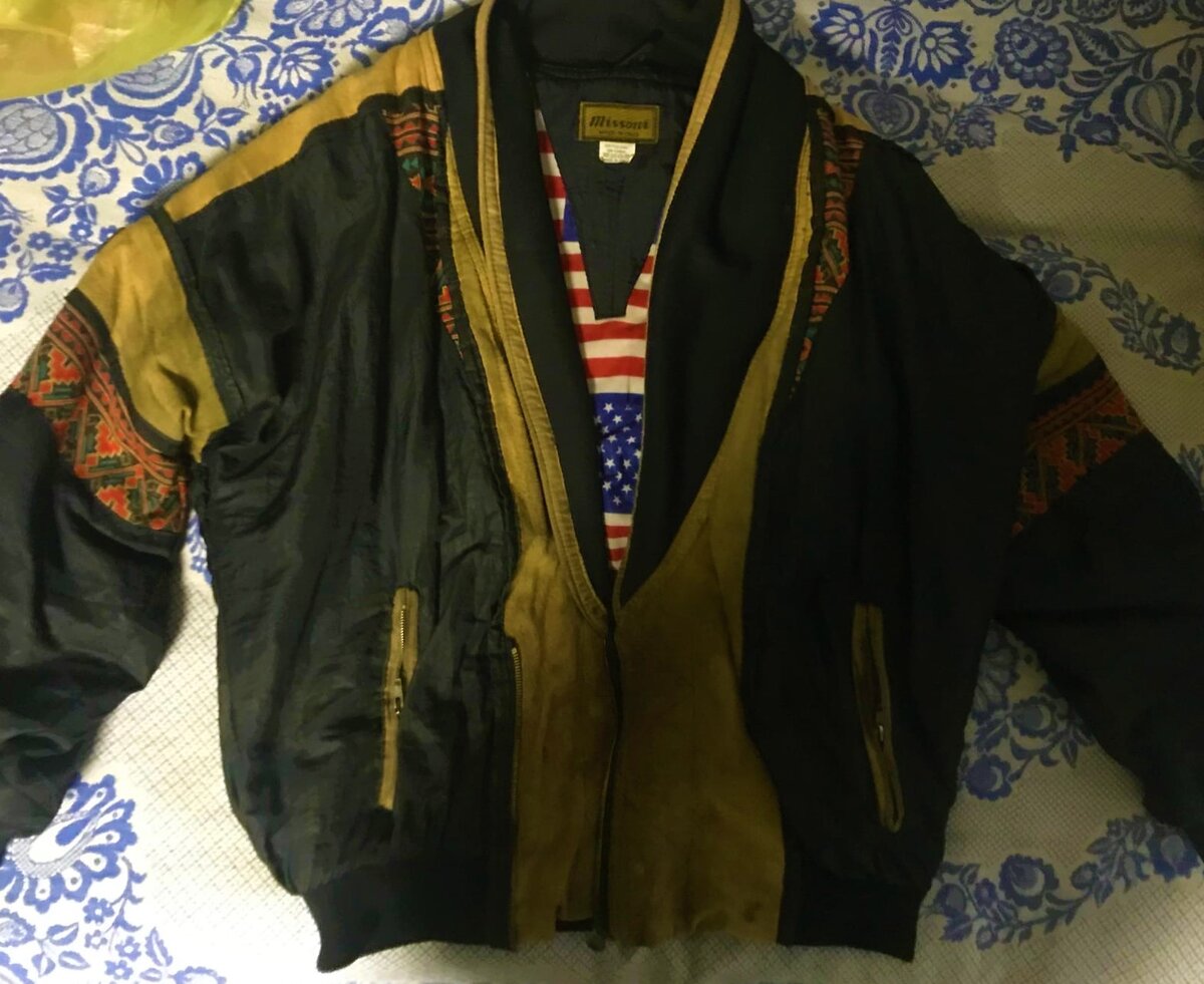 Нашли на чердаке фирменную куртку купленную в Италии в 90-е годы, бренд Missoni