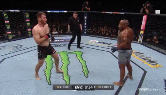 Первое поражение Миочича в ранге чемпиона UFC.