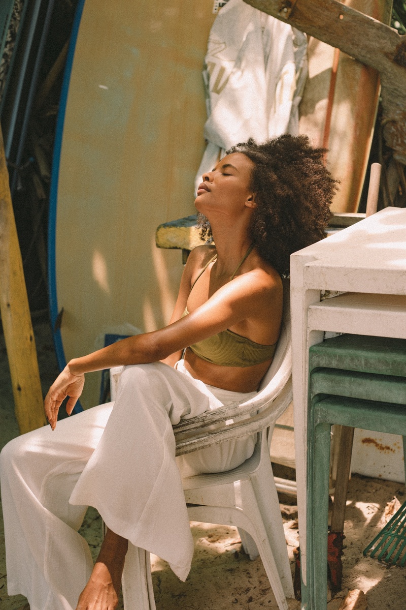 Интуиция - это способность получать знания без необходимости использовать мышление или рассуждение. 