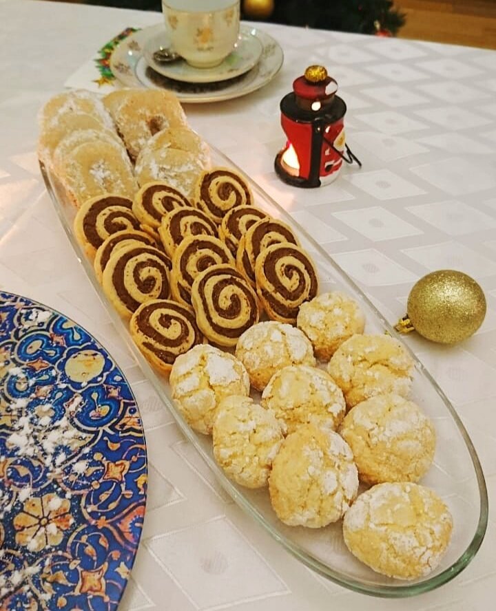 Лимонное печенье на переднем плане