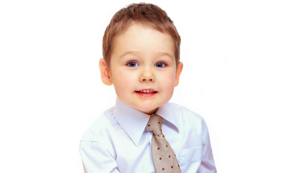 Большинство людей считают, что молочные зубы тесно связаны с трогательным и беззаботным детством. Ведь не даром Джеймс Барри, шотландский писатель в своей сказке про Питера Пена - мальчика, желающего всегда быть юным и не взрослеть - специально описывает, что в его рту было много молочных жемчужных зубов, причем ни один из них ещё не выпал. Замену молочных зубов постоянными можно считать таким же шагом во взрослую жизнь, как и первое помещение школы и первую двойку.