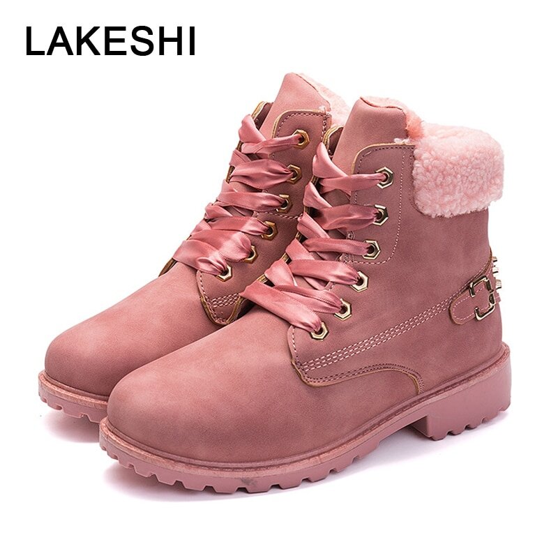 Меховая женская обувь осенне-зимнего сезона.         Источник : yandex.ru/images