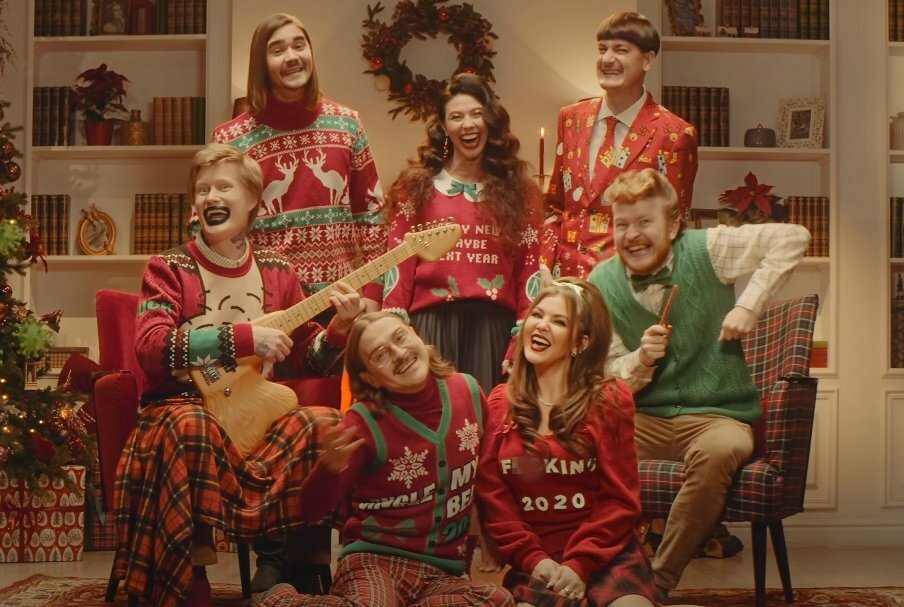 Фото взято из клипа “Suck my dick”