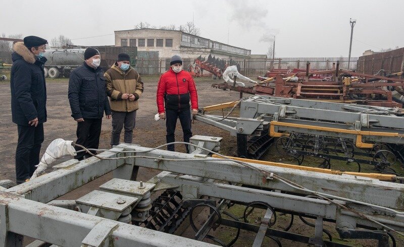 Згодна рашэння райвыканкама, такія агляды-конкурсы праводзяцца з 2009 года. Як адзначаюць спецыялісты райсельгасхарчу, яны, безумоўна, даюць свой плён. За гэты перыяд значна ўзрос узровень арганізацыі працы, палепшыліся бытавыя ўмовы для механізатараў, а гэта, у сваю чаргу, уплывае на іх стараннасць у вядзенні работ. Па-гаспадарску пастаўленая на захоўванне тэхніка, беражлівае стаўленне да яе садзейнічаюць памяншэнню яе зношвання і, адпаведна, павелічэнню тэрміну эксплуатацыі, а, значыць, эканоміі грашовых сродкаў сельгасарганізацый.