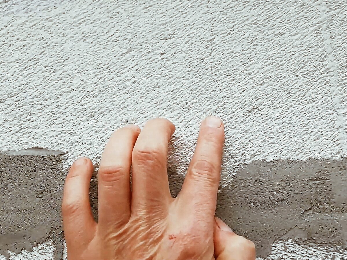 Газобетонная кладка начала подвергаться температурно влажностным усадкам, особенно на южной стороне @Для Себя своими руками 