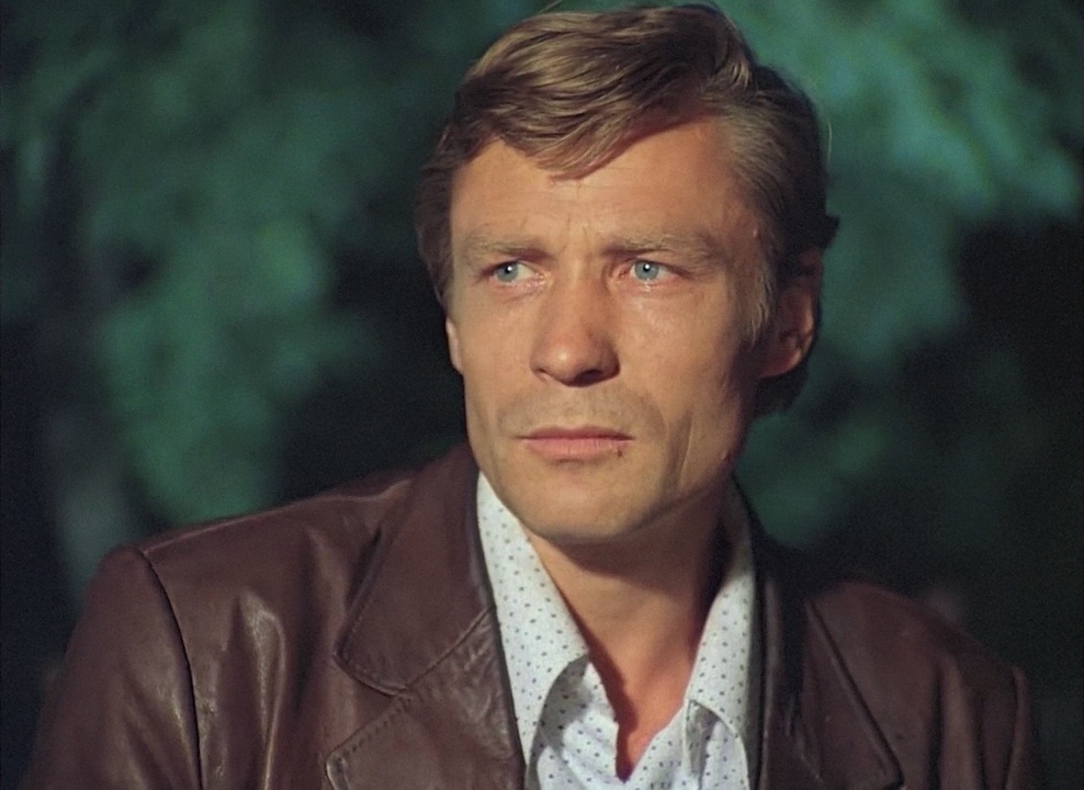 Очень люблю обсуждать фильмы, особенно советские, наполненные глубоким смыслом и душой.
К сожалению, сейчас такие #фильмы  почти не снимают. Даже слово "почти" можно не применять в данном случае.-3