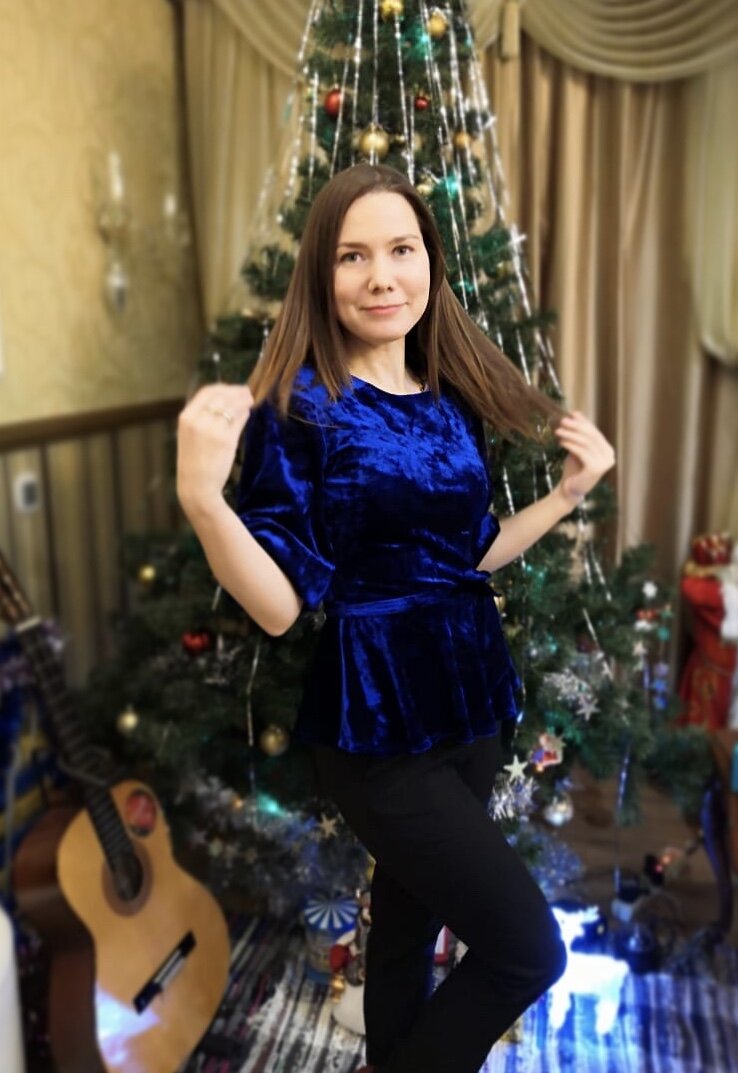 Читала повесть в электронном варианте, поэтому фото книги нет)