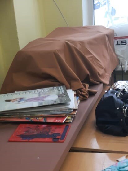 Вот так машинки были брошены в классе.