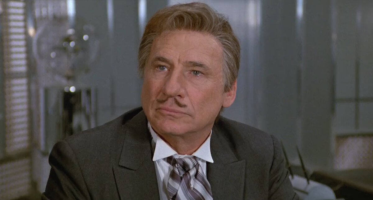 Кадр из фильма "Космические яйца", 1987 г.