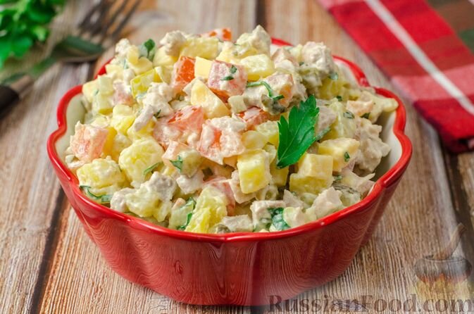 свинина, помидоры, картофель, огурцы соленые, сыр твердый, петрушка свежая, майонез, соль