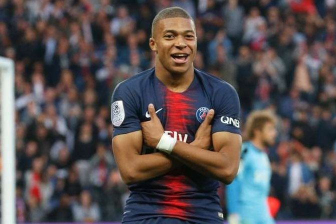 фото с сайта: https://www.soccer.ru/blogs/record/1118278/mbappe-kilian-pari-sen-zhermen