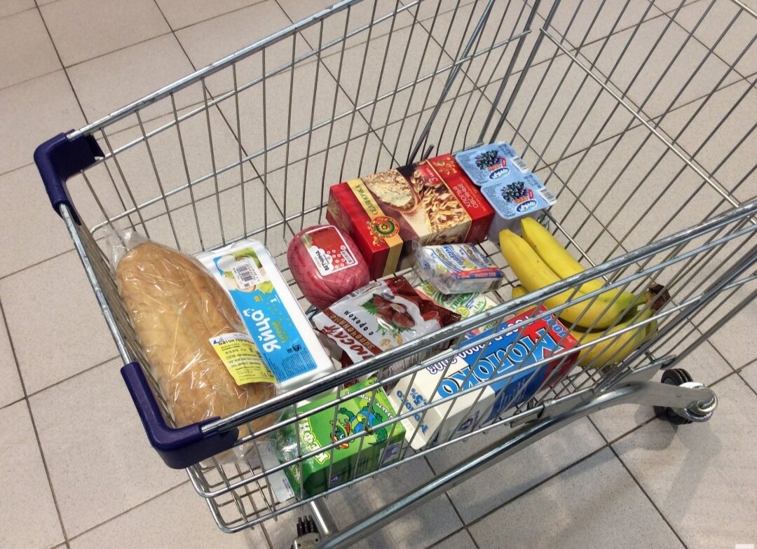 Оставшееся пустое пространство в тележке, мы неосознанно хотим заполнить.