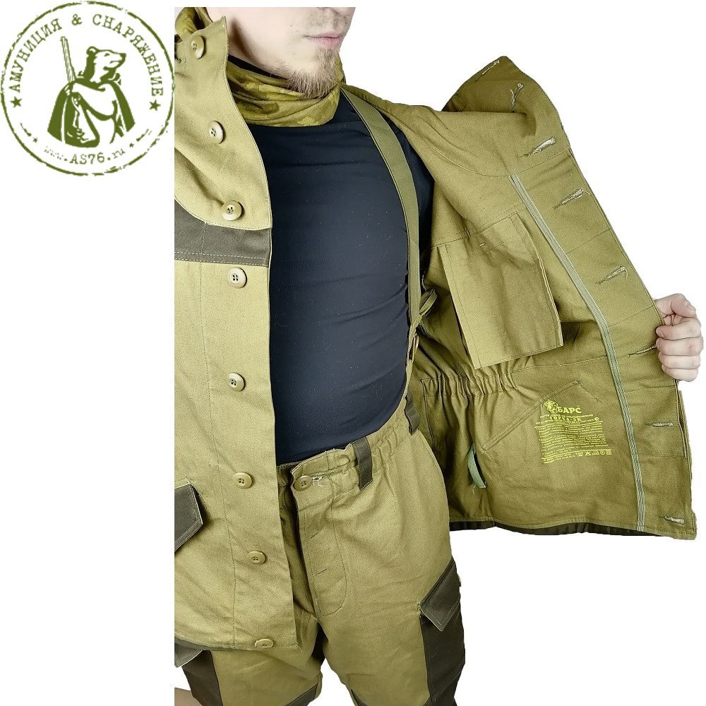 Костюм "Горка-3", история, строение, материалы, применяемость.  Универсальный демисезонный костюм "Горка-3" от компании "Барс" г. Пятигорск , именно его возьмём за образец, как приличного качества изделие. При всех плюсах и минусах нельзя отрицать популярность, практичность и удобство этой вещи. Не смотря на возраст, является хитом и будет оставаться таким ещё долго. 
Версия происхождения костюма. 
В 1950 г. были созданы подразделения разведки специального назначения (Разведка СПН). В их задачу входила разведка в глубоком тылу противника. При необходимости, например, агрессии со стороны НАТО, диверсионная работа в тылу врага. На это время приходится создание костюмов из брезентовой ткани в темно-зелёном цвете. Ткань представляла из себя высокой плотности хлопковую ткань, она же "палатка" (брезент). 
После "Мюнхенской трагедии", когда палестинские террористы из организации "Чёрный сентябрь" захватили израильских спортсменов на олимпийских играх 1972г., и в результате неумелых действий армейских подразделений Германии, погибло 17 человек израильской олимпийской сборной, многие страны начали работы по созданию специальных антитеррористических подразделений, в том числе и СССР. 
Союз готовился к олимпиаде 1980 г. и фестивалю Молодёжи и студентов 1985 г. Человечество столкнулось с ростом террористической активности (исламского терроризма). Экипировка, снаряжение и одежда разрабатывались и совершенствовались в соответствии с новыми вызовами, и это требовало нестандартных решений. Тогда были созданы антитеррористические подразделения "Альфа" КГБ СССР, год создания1974, Витязь МВД СССР, год создания 1978 г. 
Родственник костюма «горка» - Костюм "Мабута" СССР, разработан специально для прыжковых подразделений ГРУ, вместо обычной полевой формы. Год создания 1974, и в это же время поступил на тесты в подразделения МО, КГБ, ГРУ, Погранвойска. В дальнейшем его переработанная версия использовалась в Афганистане советскими войсками. Сходство в материале и строении отдельных элементов костюма «Горка» улавливается в «Штормовке» - длинная куртка с капюшоном из 50-х, которую носили геологи, лесники, выдавали в студенческих отрядах. Несомненно она родственница горного костюма, второе название горного костюма «Горка» - штормовой костюм (штурмовой) 
Куртки-Анораки войск СС (Германия) и горно-стрелковых отрядов Вермахта "Эдельвейс". В немецких куртках улавливается связь с национальной одеждой финнов, немцы использовали опыт предков. И наконец «Анорак» - длинная куртка с капюшоном, использовалась эскимосами и финно-угорскими народами, проживающими в северных районах. 

О материалах и строении 

Классический костюм «Горка-3» от компании «Барс» г. Пятигорск шьют из ткани «Палатка 260 г/м». 
Это 100% хлопок плотностью от 230 г/м до 310 г/м. "Палатка 260 г/м" производится на комбинате "Чайковский текстиль" в России по ГОСТ. 
На рынке много подделок этого полотна, недобросовестные производители подмешивают в состав синтетические волокна, снижают показатели плотности ткани, не подвергают ткань предварительной обработке, что в результате дает большую усадку при первой стирке, окрашивают ткань дешевыми нестойкими красителями, не обрабатывают ткань противодождевой пропиткой. 
Особенности кроя. 
Костюм состоит из куртки (в некоторых случаях «Горка-4» это анорак с капюшоном), брюк, подтяжек для штанов. 
Строение куртки: Куртка свободного кроя с эластичными резиновыми утяжками на запястьях, рукавах в районе предплечья и поясе. Они подчеркивают анатомическое строение тела, повышают удобство при движении. Внизу куртки предусмотрены утяжки в виде шнурков с регулировочным пластиковым зажимом, для защиты от холода и ветра, такой же механизм предусмотрен в районе шеи по лицевому контуру капюшона. Для регулировки капюшона, по горизонтальному сечению головы присутствует утяжка, регулируемая пластиковым держателем сзади. По линии центральной застежки, в классическом варианте — это пуговицы из пластика, есть ветрозащитный клапан. Ответственные швы, по краям линии застежки и нижнему краю пояса, усилены стропой. Карманы: два больших кармана с лицевой стороны куртки ниже пояса, два средних кармана на рукавах в районе плеча, оборудованы клапанам, для сохранности и влагозащиты содержимого, и внутренний карман на пуговице для документов. Плечи, капюшон, нижняя кромка подола, верх спины и груди усилены синтетическим материалом коричневого цвета, это сделано для дополнительной защиты от влаги и долговечности. 
Строение брюк: Крой выполнен свободным способом, нестесняющим движение пользователя при любых ситуациях, с которыми боец может столкнуться на тренировках, или в бою, брюки сужаются по направлению сверху вниз. На уровне бедра, брюки от костюма «Горка-3» могут отчасти напоминают галифе. Эластичные утягивающие вставки сзади на уровне коленей, резинка внизу брючины у щиколоток для утяжки по берцу, + клапана из серой хлопковой ткани в районе щиколотки, на веревочках, для защиты от грязи, насекомых (клещей). Эластичный широкий пояс, шлёвки для поясного ремня шириной 5 см, петли поясные для крепления подтяжек. Ширинка на пуговицах с ветрозащитным клапаном. Накладки из синтетической ткани со стороны ягодиц, карманов, фронтального полотна в районе коленей и ниже, для защиты от влаги и долговечности. Два широких кармана с клапанами для сохранности и защиты от влаги содержимого. Дополнительно к брюкам в комплекте костюма присутствуют эластичные штатные подтяжки. 
Рекомендации по уходу. 
Стирать костюм рекомендуется руками в прохладной воде до 30 С, в качестве средства к стирке рекомендуем использовать хозяйственное мыло. Это необходимо, чтоб избежать потери цвета и усадки ткани. 
Ввиду того, что костюм "Горка" приобрёл популярность у населения, его производством занимается большой количество производителей. Качество большинства из них не выдерживает никакой критики. 
Оригинальную "Горку" изготавливает компания «БАРС» г. Пятигорск (специализируется на производстве и продаже форменной, камуфлированной одежды, снаряжения и сопутствующих товаров для МО, МВД, охотников и туристов) по стандартам ГОСТ из ткани «Палатка 260 г/м». 
Мы призываем своих покупателей приобретать только оригинальный костюм "Горка-3" компании "Барс" г. Пятигорск в целях экономии собственных средств и личного времени. Чтобы на охоте, рыбалке, тактической тренировке быть уверенным в собственной одежде и снаряжении. 