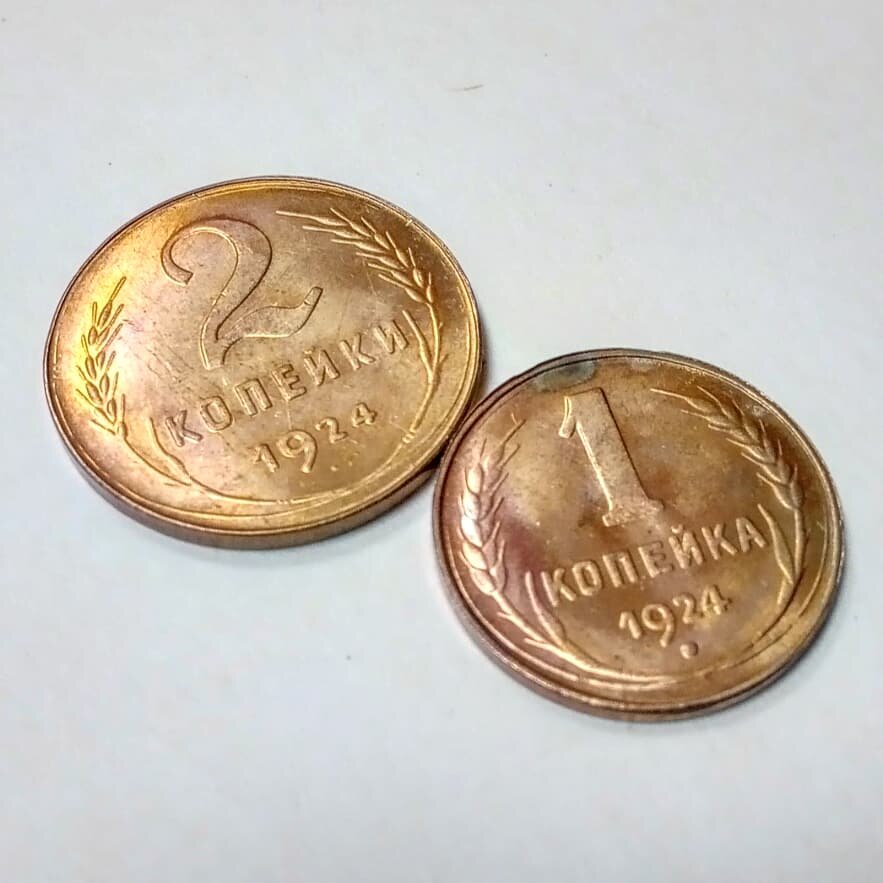 Монеты для фотосессии предоставлены дружеской компанией.