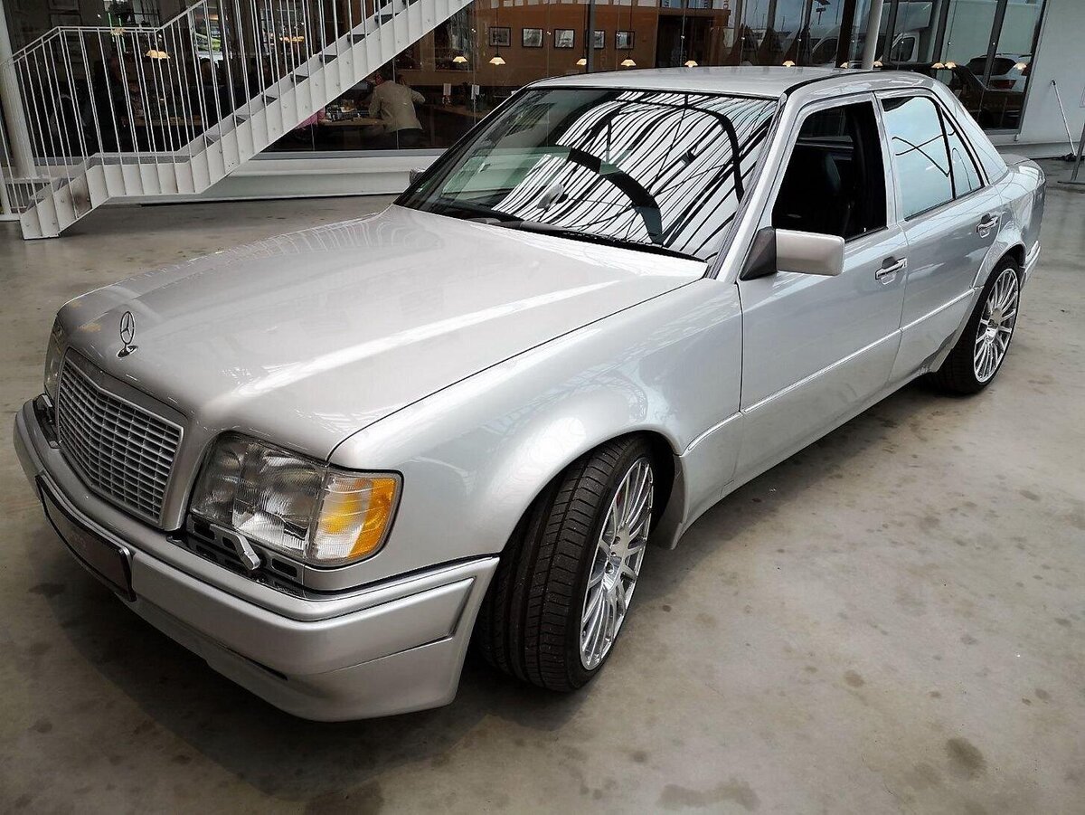 "Mercedes W124 Hammer" 