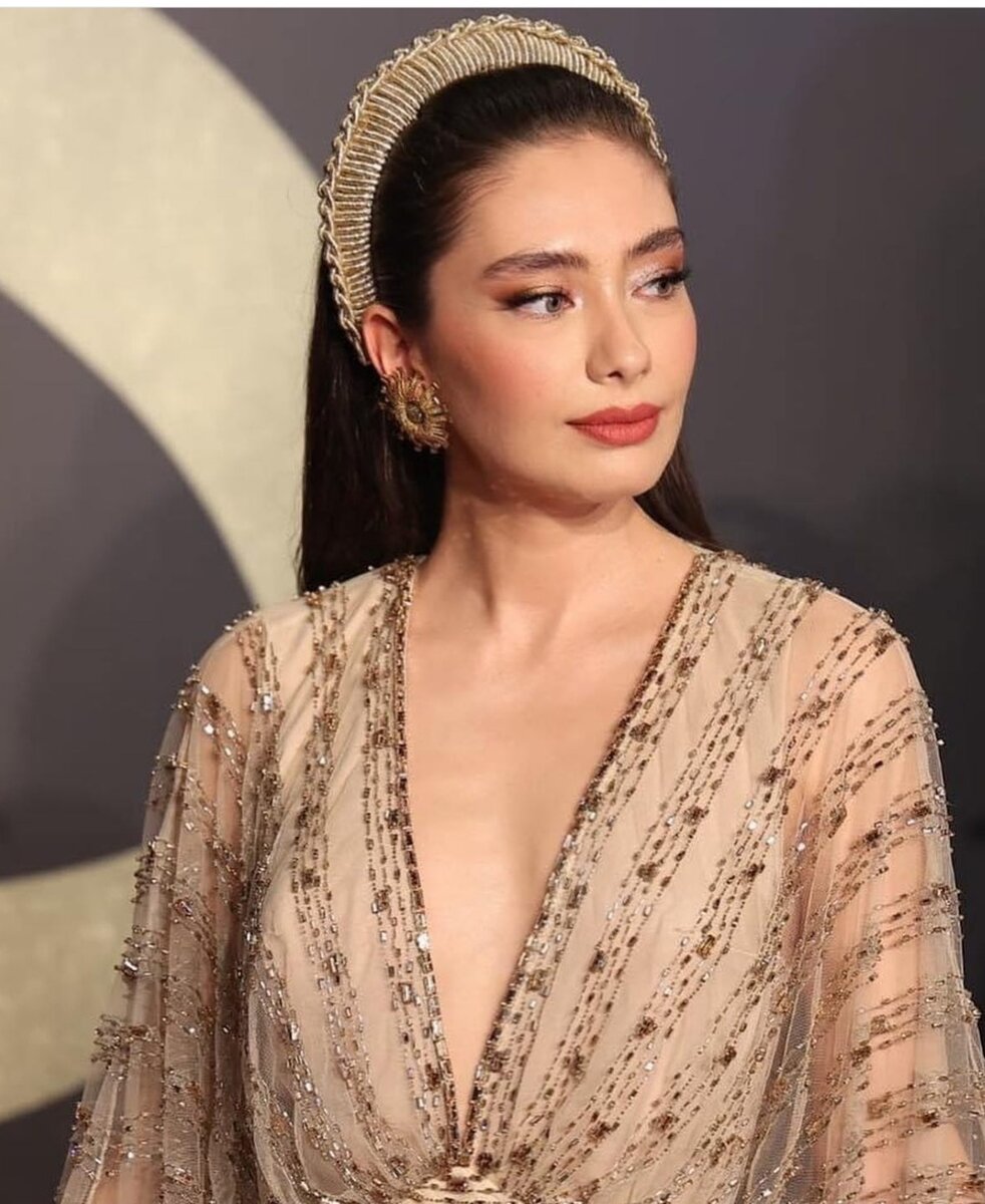 Неслихан атагюль. Неслихан атагюль 2022. Неслихан атакгул. Неслихан атагюль 2021. Неслихан атагюль актрисы турции.