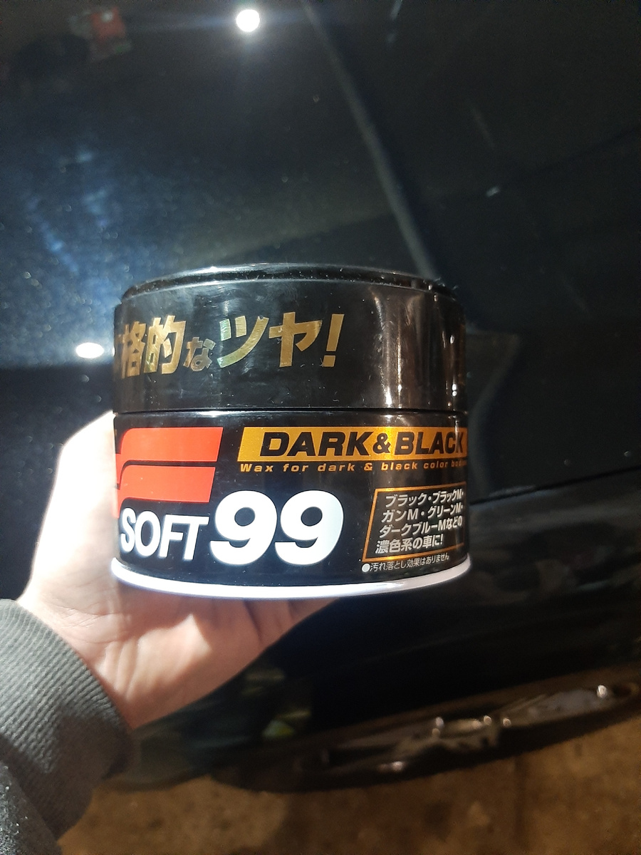 Вот такая полироль восковая, если не ошибаюсь 