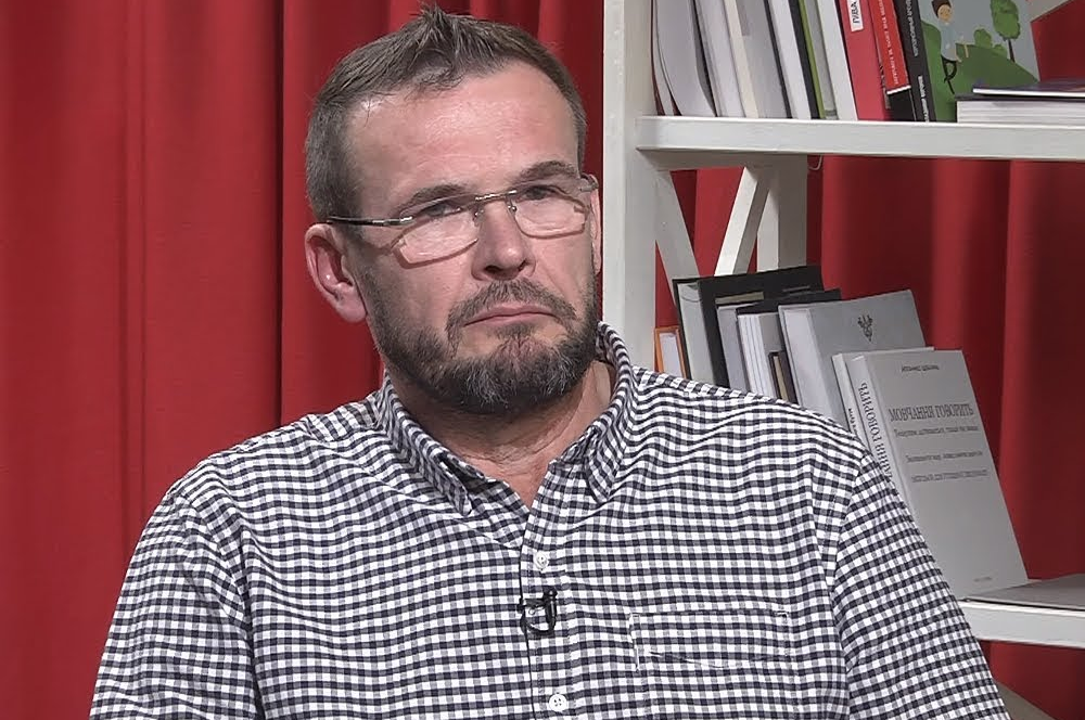 Василь вакаров где сейчас. Василь политолог. Василий Вакаров. Вакаров Василий Дмитриевич. Василий Вакаров политолог Украина.