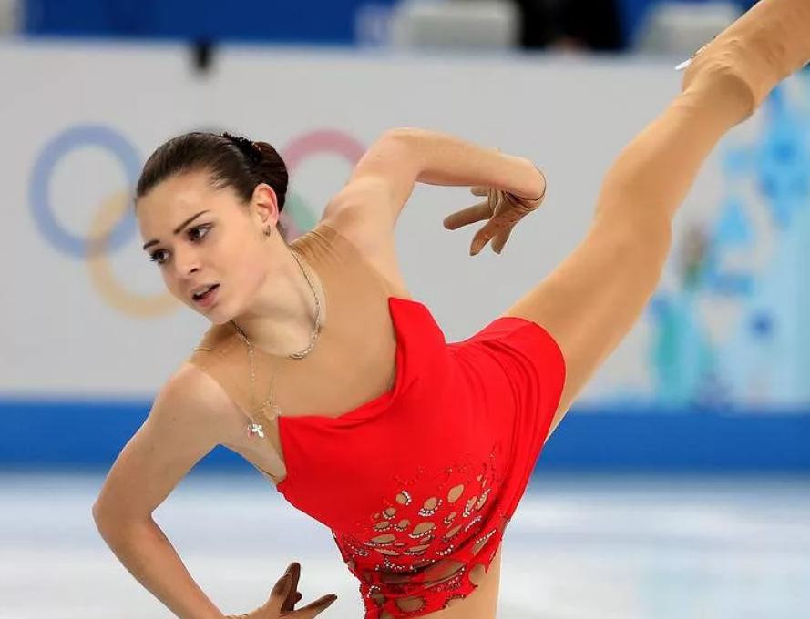 Олимпийская чемпионка гимнастика кровь месячные