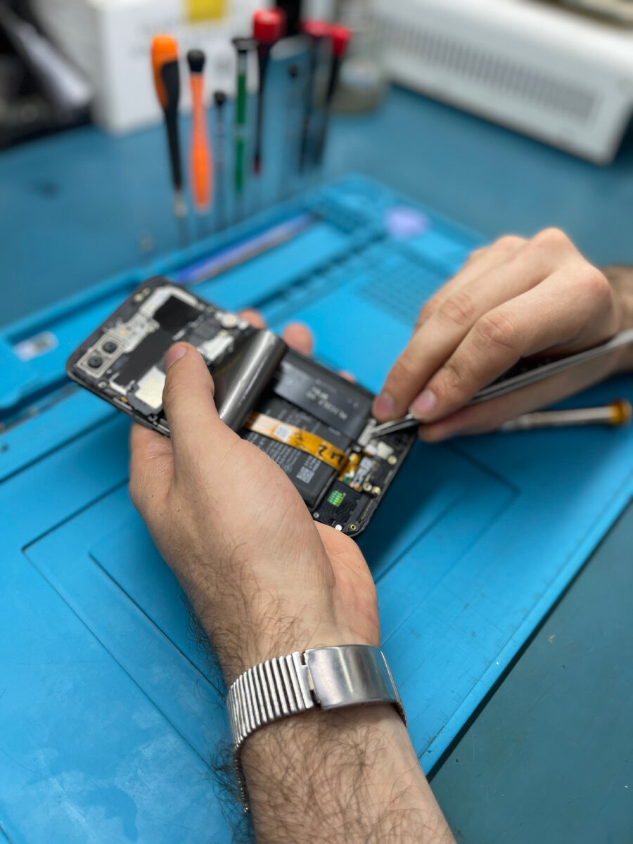 Центр мобильной электроники RusLcd.