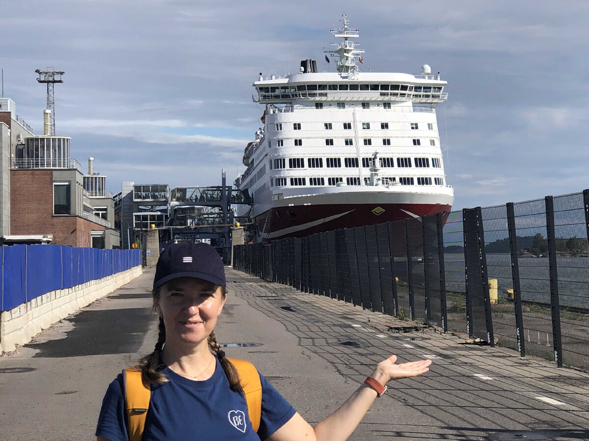 Паром "Аморелла" спереди"