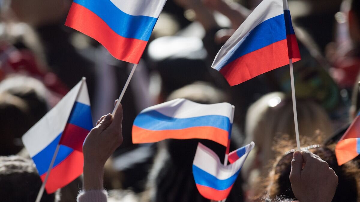    Митинг в Севастополе в честь годовщины воссоединения Крыма с Россией© РИА Новости / Сергей Гунеев